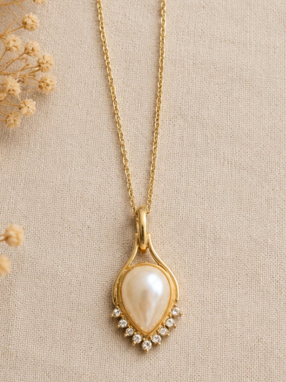 Vintage Marvella Gold Tone Faux Pearl & Rhinestone Teardrop Pendant Necklace